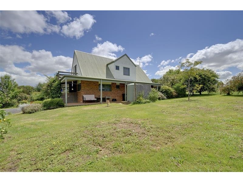 90 Warren Terrace, Hazelwood North VIC 3840