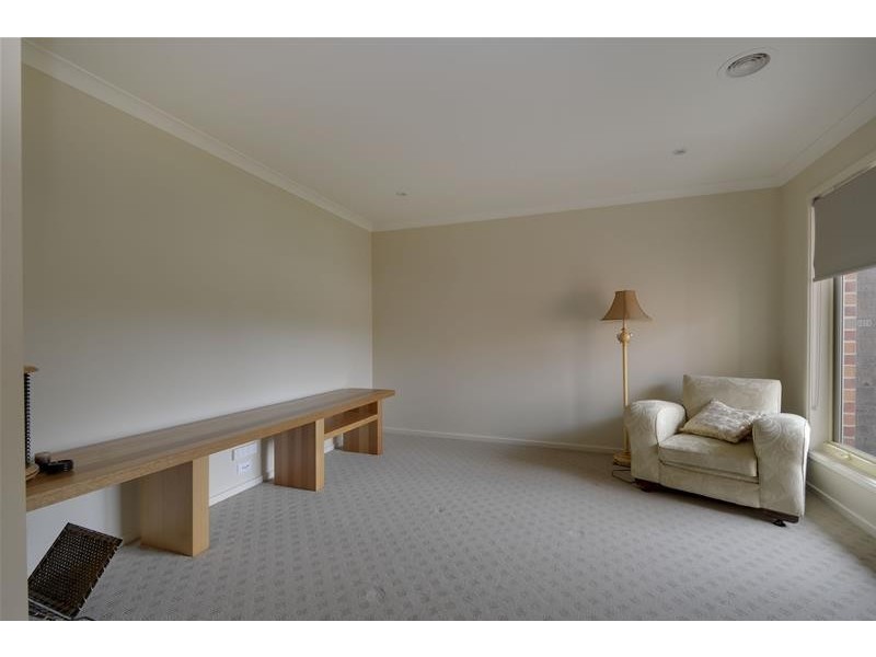 8 Roscommon Drive, Traralgon VIC 3844