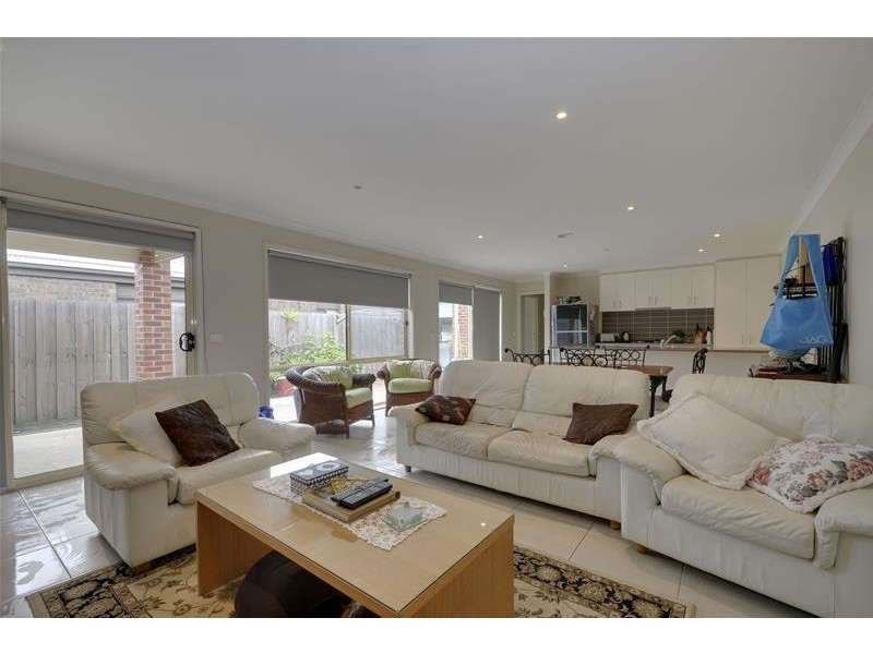 8 Roscommon Drive, Traralgon VIC 3844