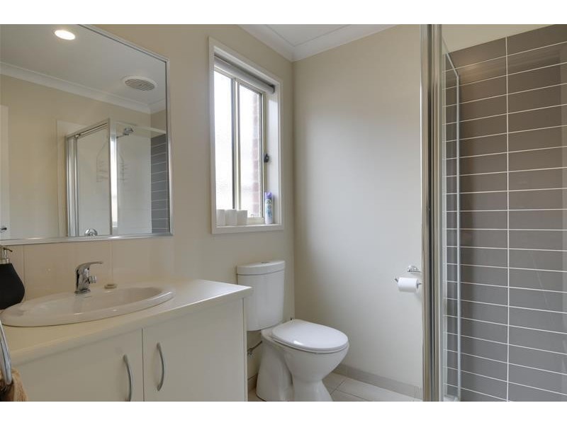 8 Roscommon Drive, Traralgon VIC 3844