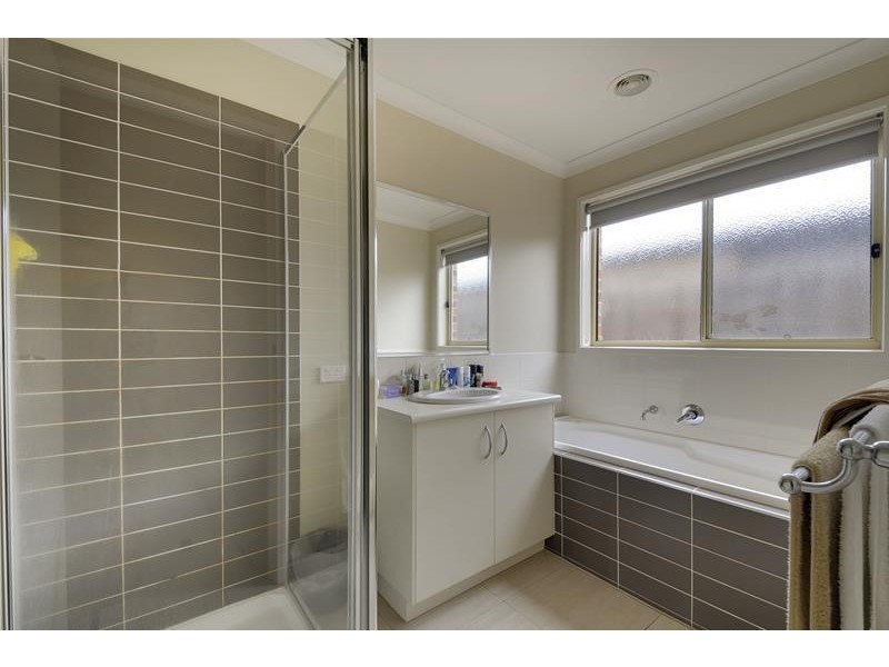 8 Roscommon Drive, Traralgon VIC 3844