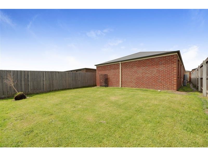 8 Roscommon Drive, Traralgon VIC 3844