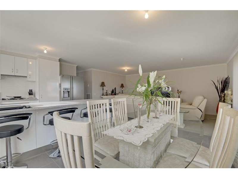 12 Roscommon Drive, Traralgon VIC 3844