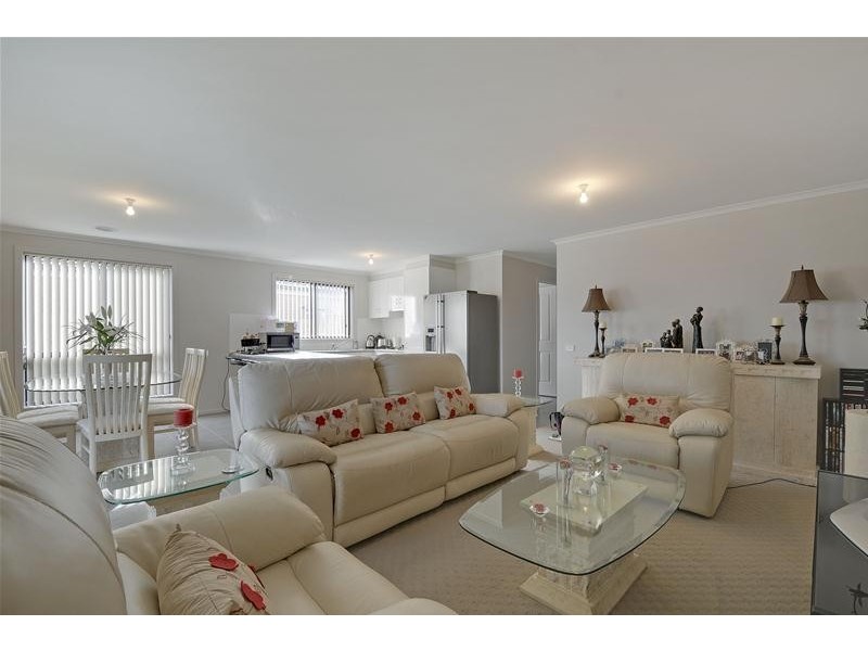 12 Roscommon Drive, Traralgon VIC 3844