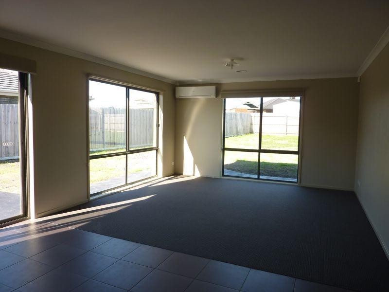 12 Dunsmuir Grove, Traralgon VIC 3844