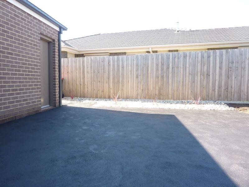 12 Dunsmuir Grove, Traralgon VIC 3844