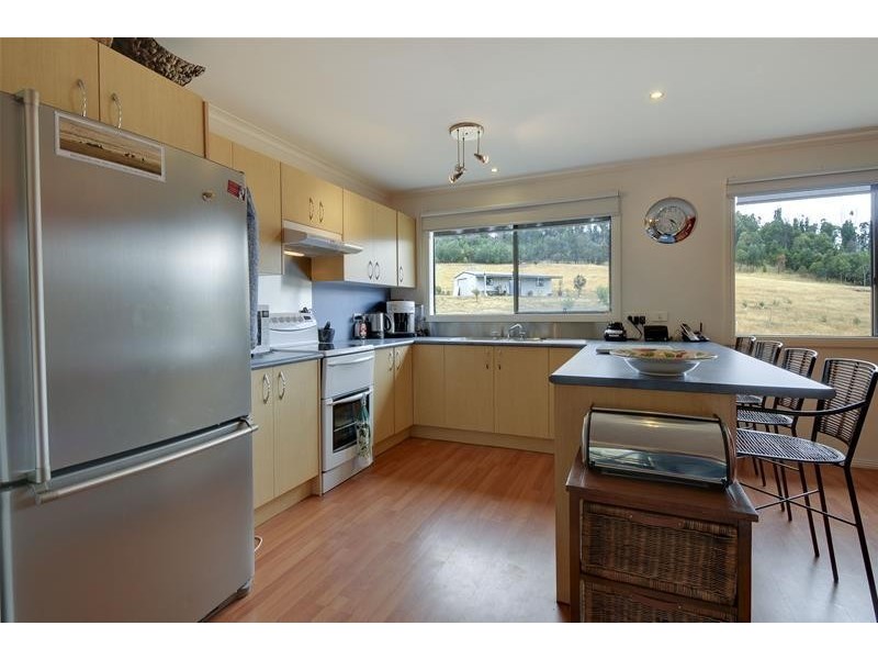 25 Factory Road FULLY FURNISHED Road, Callignee VIC 3844