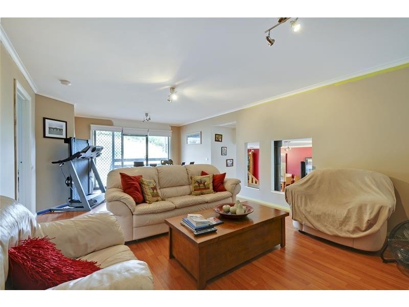 25 Factory Road FULLY FURNISHED Road, Callignee VIC 3844