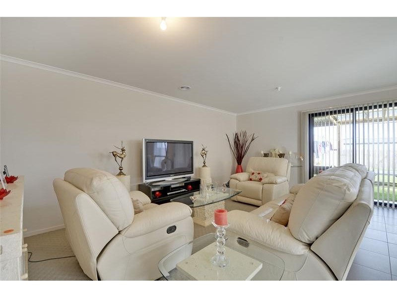 12 Roscommon Drive, Traralgon VIC 3844