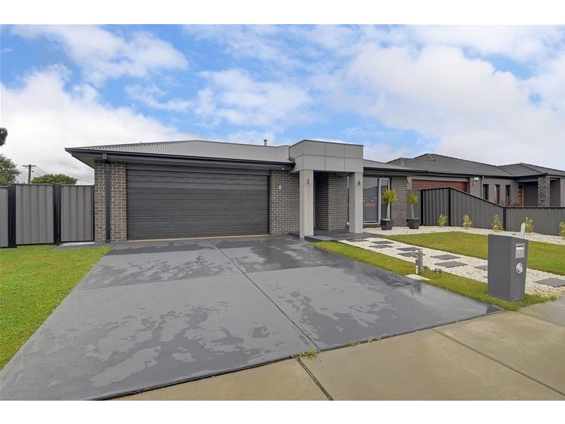 8 Carlow Court, Traralgon VIC 3844