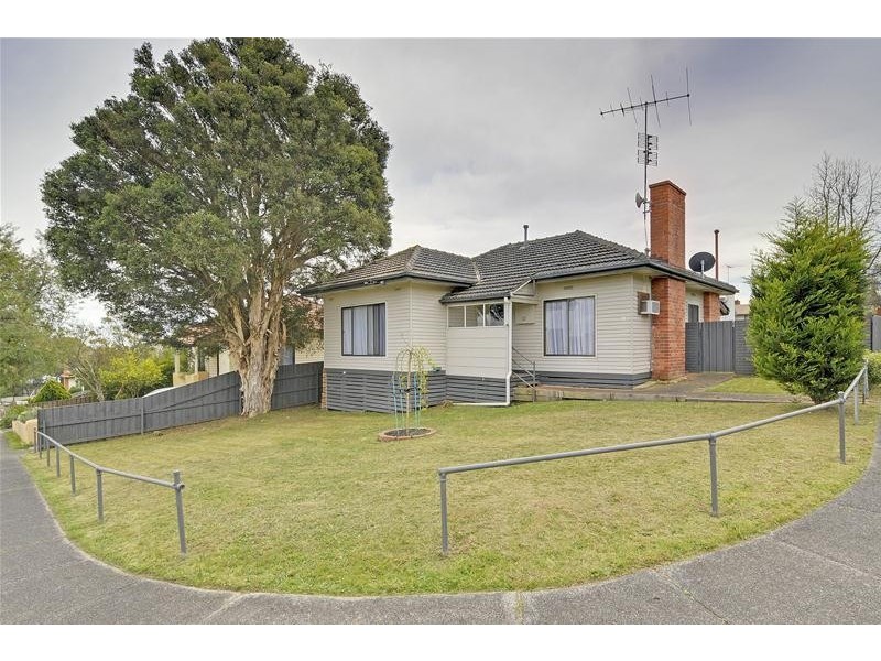 11 Donald Street, Morwell VIC 3840