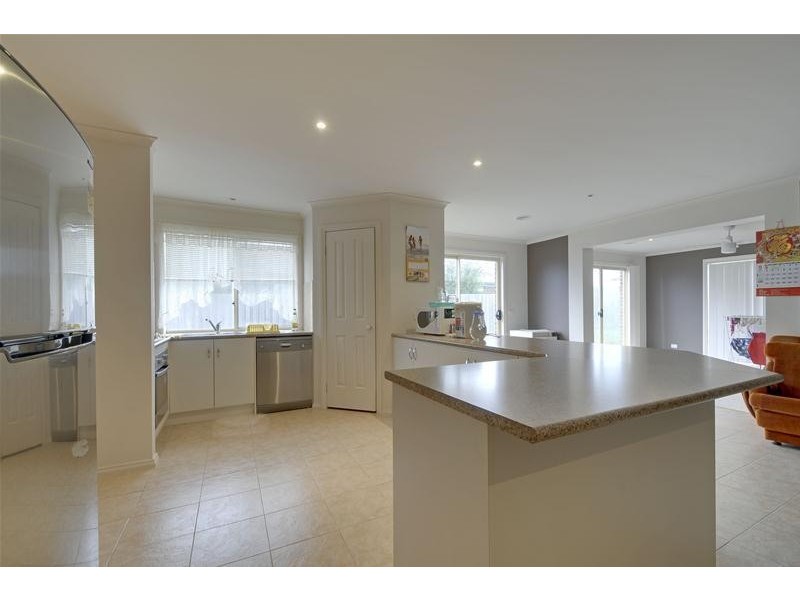 15 Wellington Drive, Traralgon VIC 3844