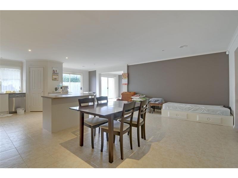 15 Wellington Drive, Traralgon VIC 3844