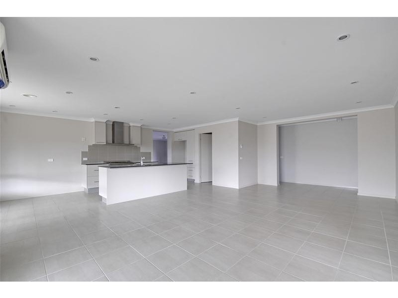 11 Kangaroo Grass Rise, Traralgon VIC 3844