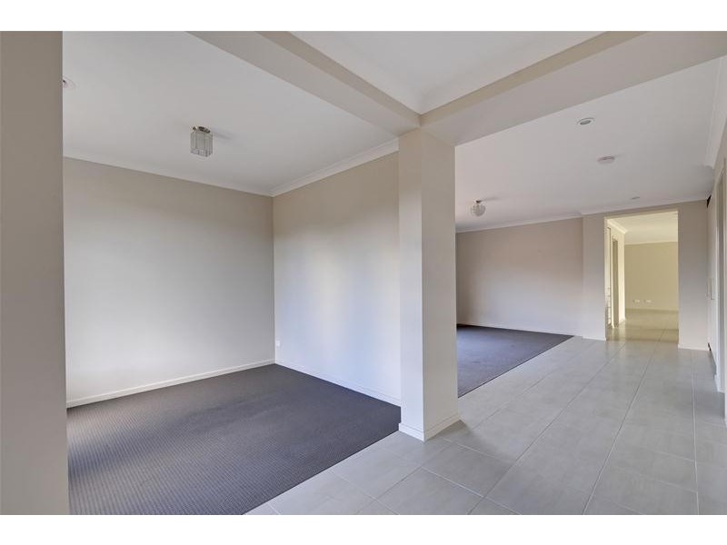 11 Kangaroo Grass Rise, Traralgon VIC 3844