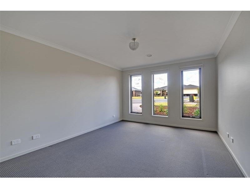 11 Kangaroo Grass Rise, Traralgon VIC 3844