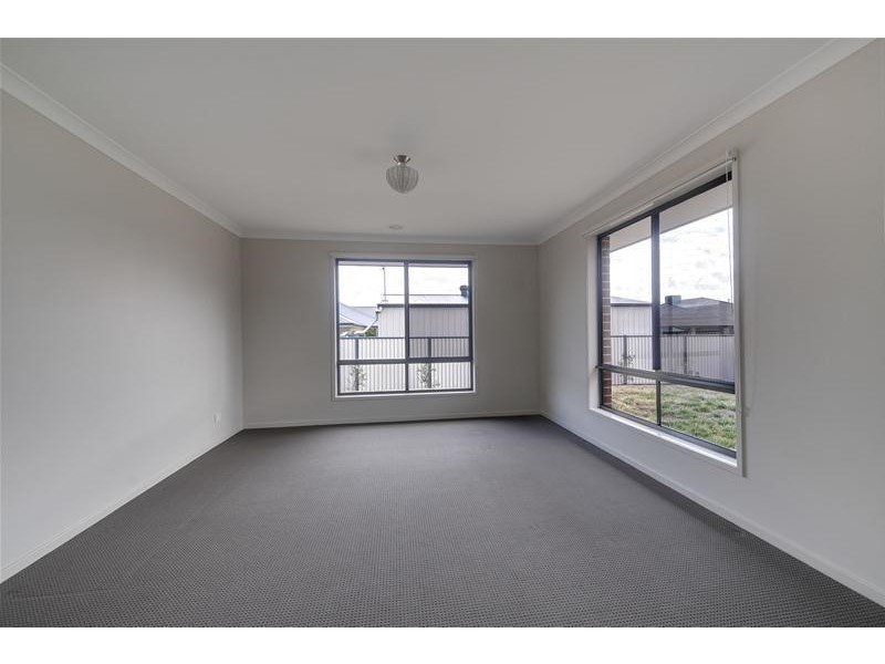11 Kangaroo Grass Rise, Traralgon VIC 3844