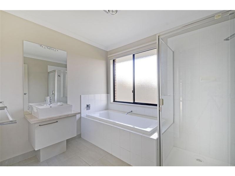 11 Kangaroo Grass Rise, Traralgon VIC 3844