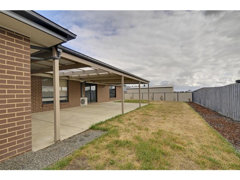 11 Kangaroo Grass Rise, Traralgon VIC 3844