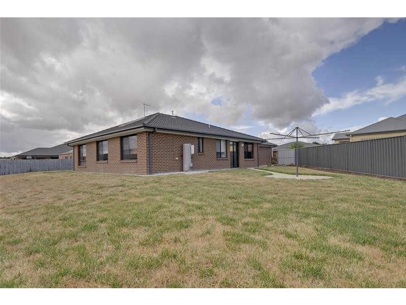 11 Kangaroo Grass Rise, Traralgon VIC 3844