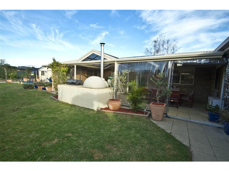6 Rhodes Court, Glengarry VIC 3854