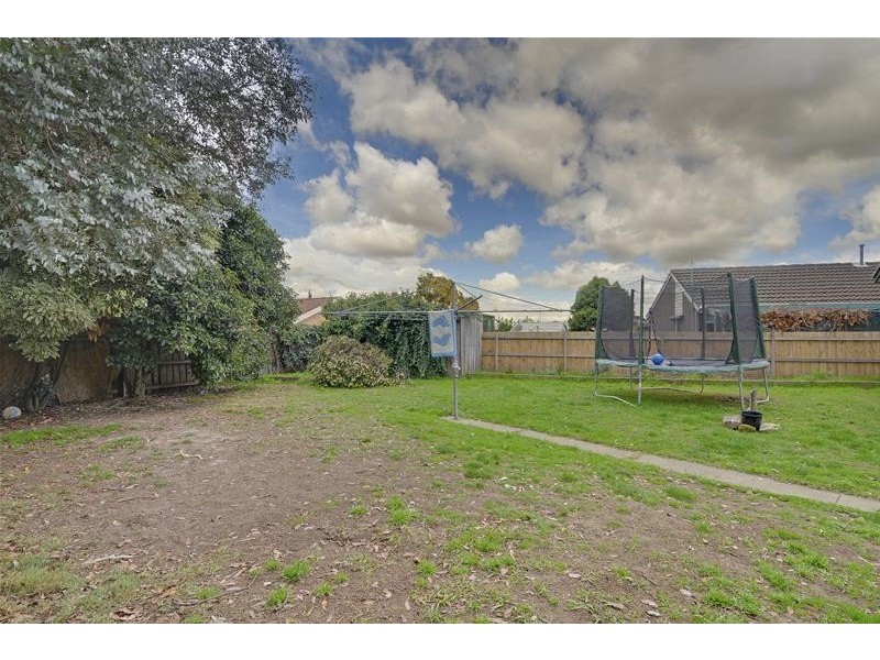 60 Maple Crescent, Churchill VIC 3842