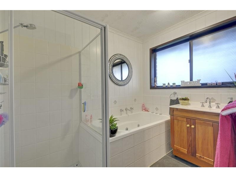 75 Glanville Crescent, Hazelwood North VIC 3840