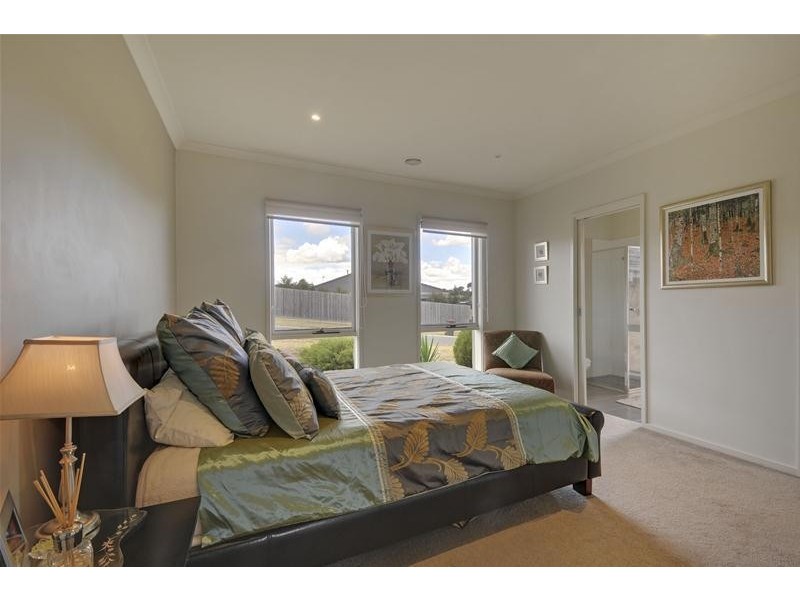 7 Lawn Avenue, Traralgon VIC 3844