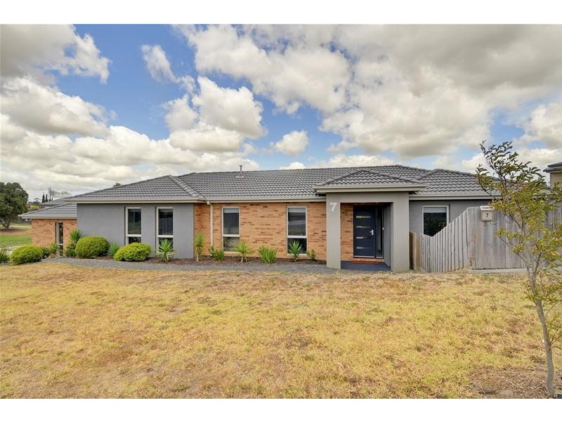 7 Lawn Avenue, Traralgon VIC 3844