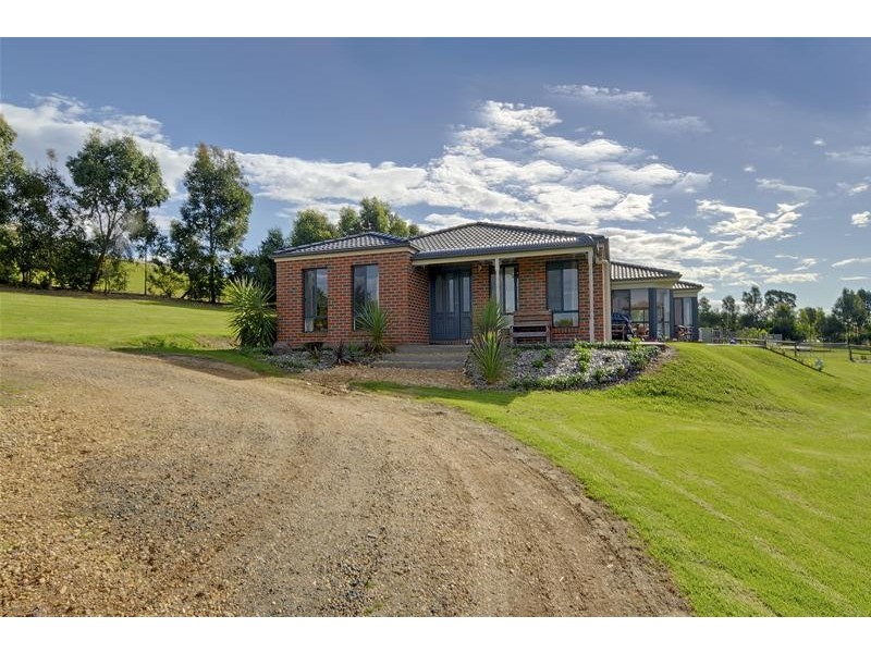 10 Hilsley Court, Toongabbie VIC 3856