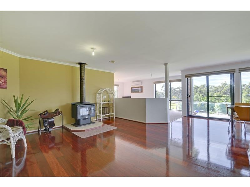 10 Hilsley Court, Toongabbie VIC 3856