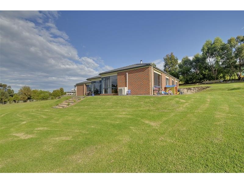 10 Hilsley Court, Toongabbie VIC 3856