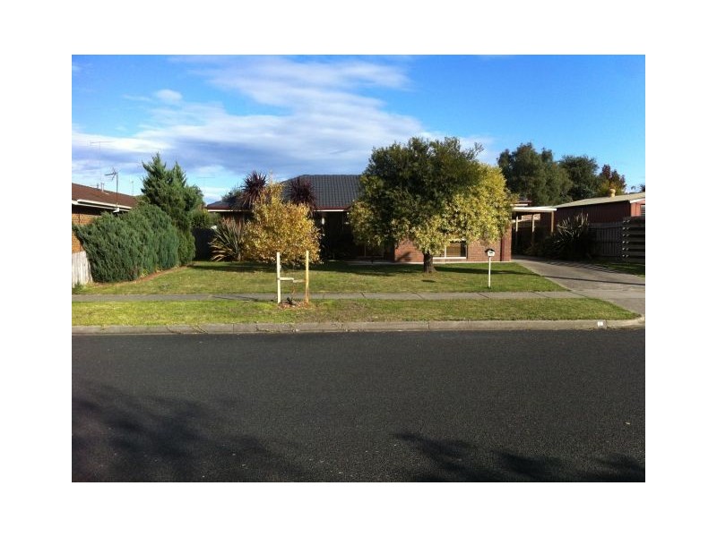 64 Swallow Grove, Traralgon VIC 3844
