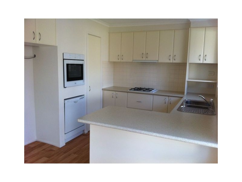 64 Swallow Grove, Traralgon VIC 3844