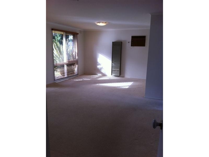 64 Swallow Grove, Traralgon VIC 3844