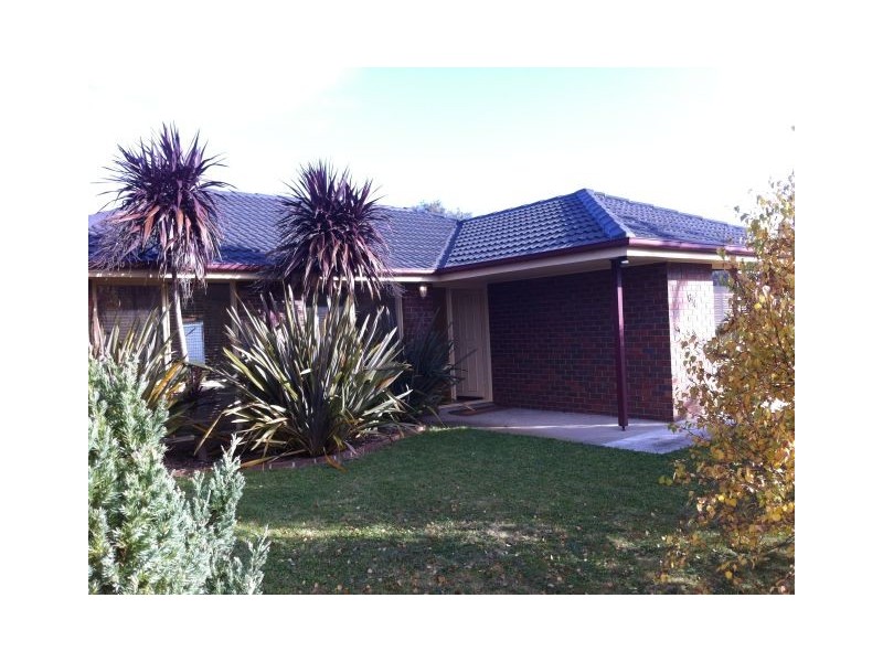 64 Swallow Grove, Traralgon VIC 3844