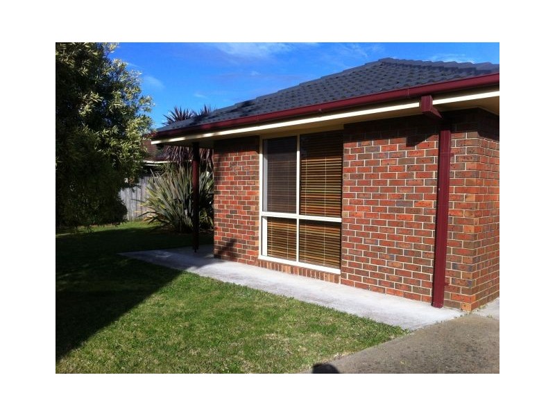 64 Swallow Grove, Traralgon VIC 3844