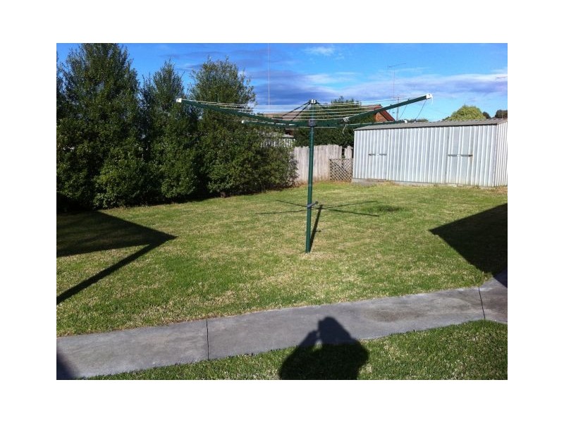 64 Swallow Grove, Traralgon VIC 3844