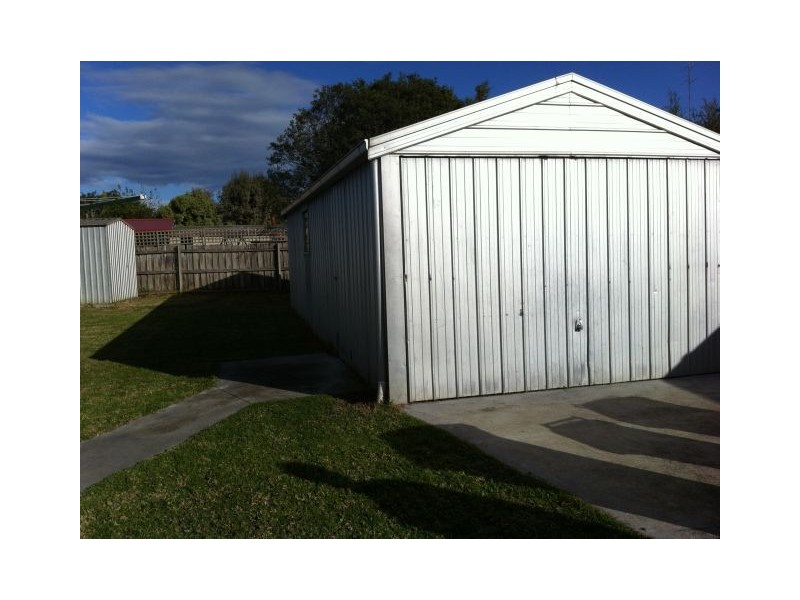 64 Swallow Grove, Traralgon VIC 3844