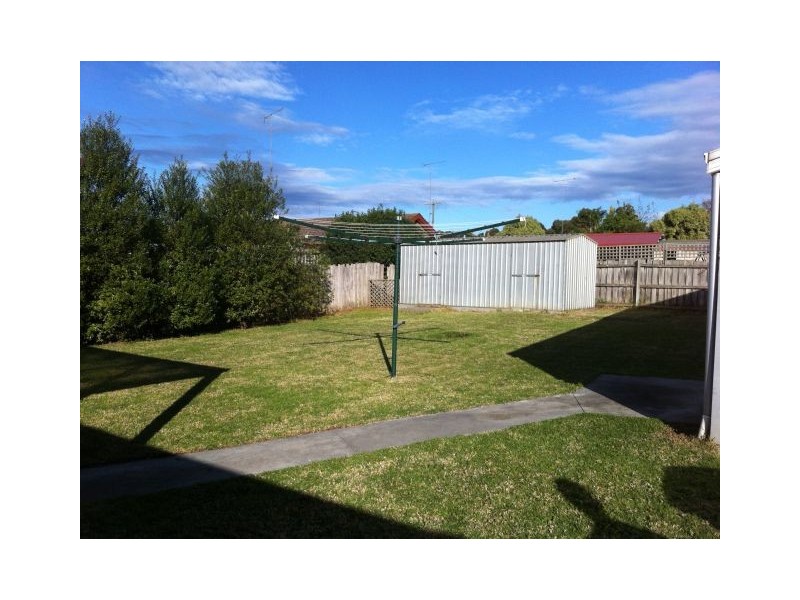 64 Swallow Grove, Traralgon VIC 3844