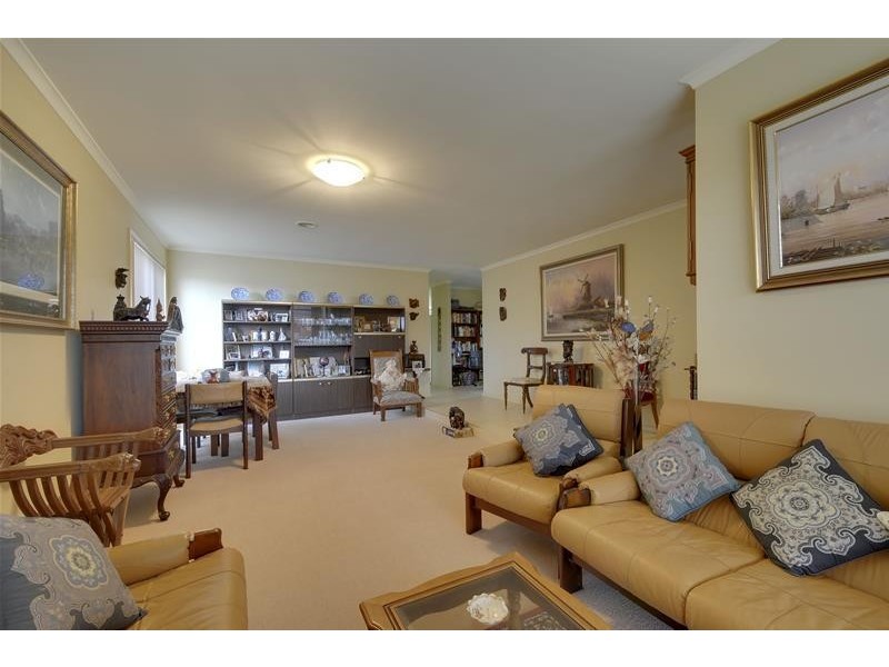 13 Barton Place, Traralgon VIC 3844