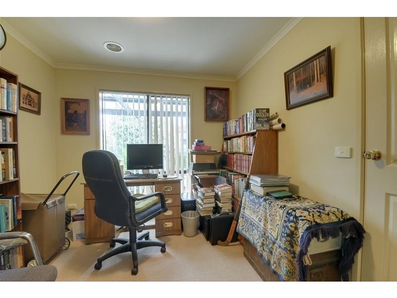 13 Barton Place, Traralgon VIC 3844