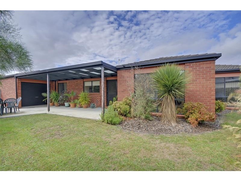 13 Barton Place, Traralgon VIC 3844