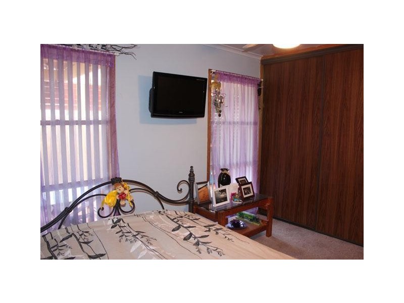 8 Banksia Crescent, Churchill VIC 3842