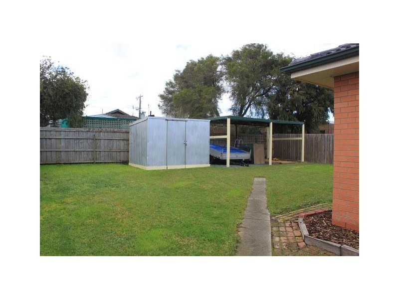 8 Banksia Crescent, Churchill VIC 3842