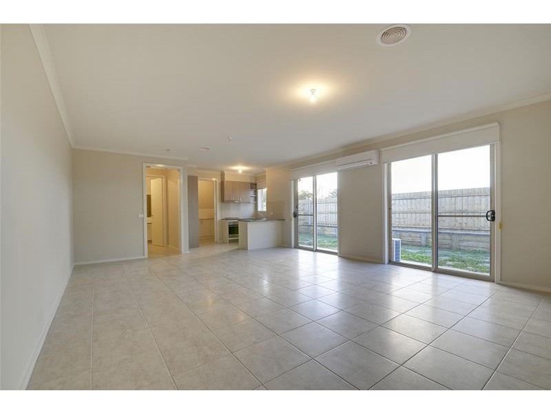 11/5-13 Savige Street, Morwell VIC 3840