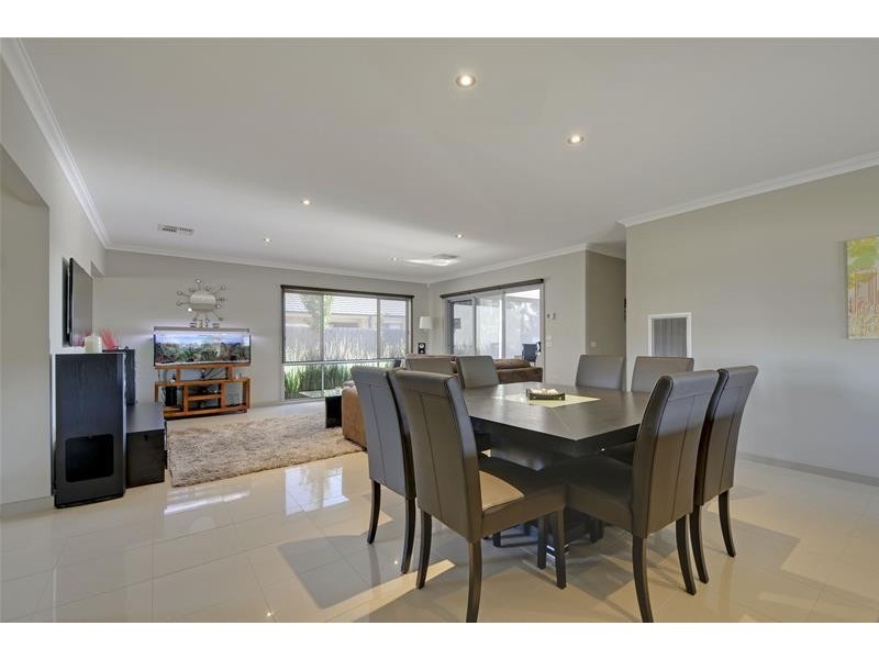 1 Hammersmith Circuit, Traralgon VIC 3844