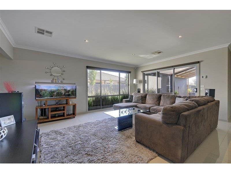 1 Hammersmith Circuit, Traralgon VIC 3844