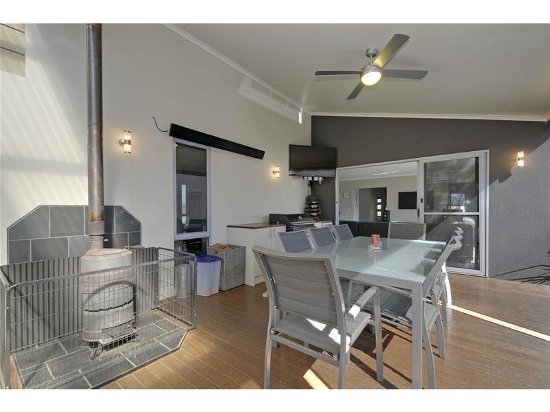 1 Hammersmith Circuit, Traralgon VIC 3844