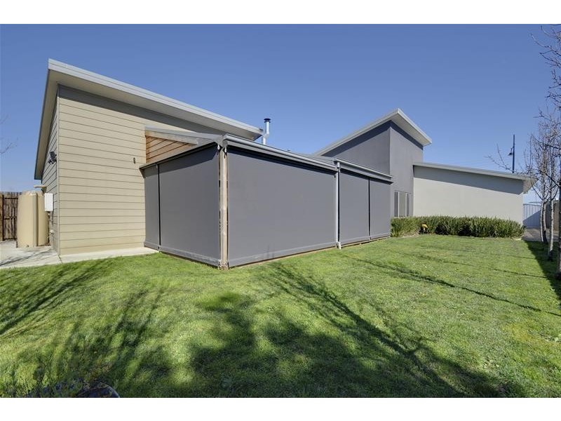 1 Hammersmith Circuit, Traralgon VIC 3844